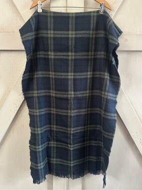 Banana Republic Navy Gray Tartan Plaid Fringe Scarf NWT